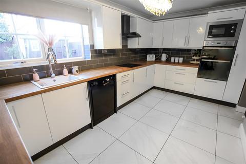 4 bedroom semi-detached house for sale, Hatfield Road, Newton Aycliffe