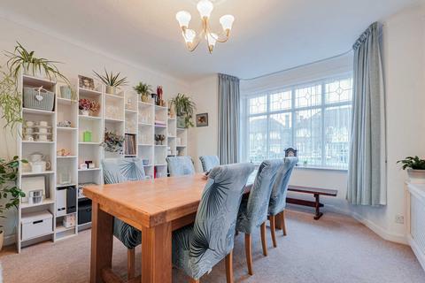 3 bedroom semi-detached house for sale, Woodgrange Drive, Southend-on-sea, SS1