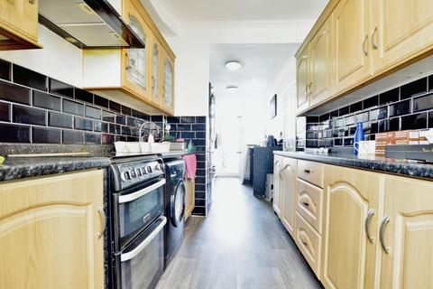 4 bedroom house to rent, Sandford Road, East Ham