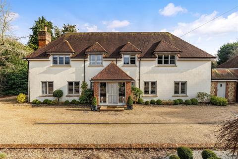 5 bedroom detached house to rent, Woodhouse Lane, Holmbury St. Mary RH5