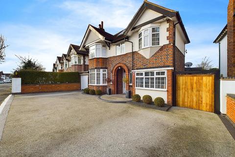 4 bedroom detached house for sale, Shanklin Drive, Stoneygate, Leicester