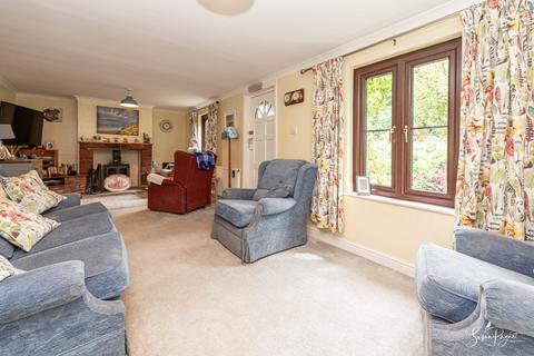 4 bedroom cottage for sale, Marks Corner, Newport