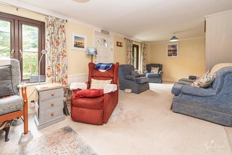 4 bedroom cottage for sale, Marks Corner, Newport