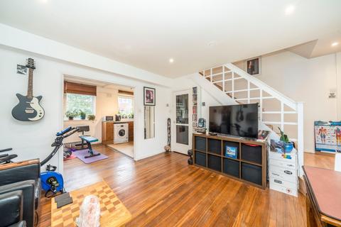 2 bedroom apartment for sale, Southbourne Gardens, Lee, SE12