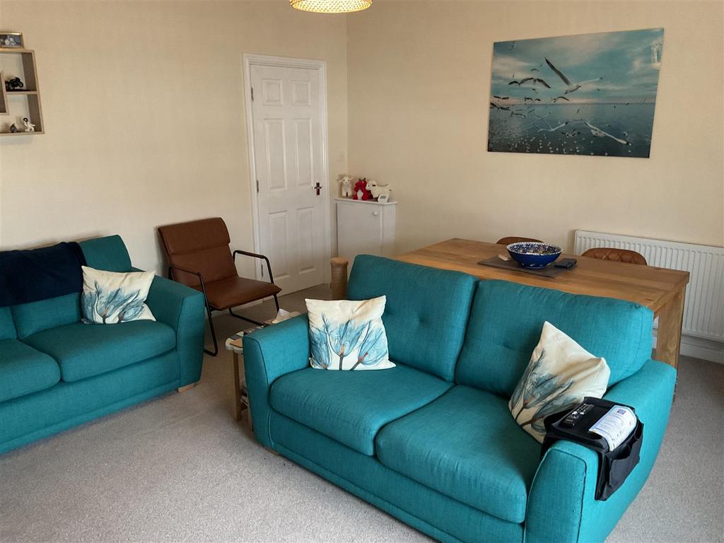 Living room / dining room