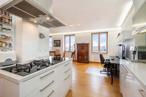 3 bedroom flat for sale, Putney High Street, Putney, London