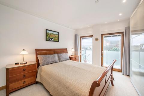 3 bedroom flat for sale, Putney High Street, Putney, London