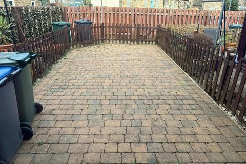 14 Weavers Croft, Bradford, BD10 0RQ