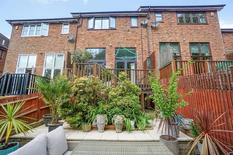 3 bedroom terraced house for sale, Beachy Head View, St. Leonards-on-sea