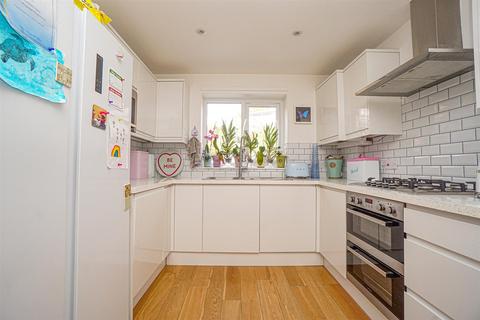 3 bedroom terraced house for sale, Beachy Head View, St. Leonards-on-sea
