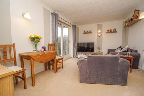 2 bedroom retirement property for sale, St. Helens Crescent, Hastings