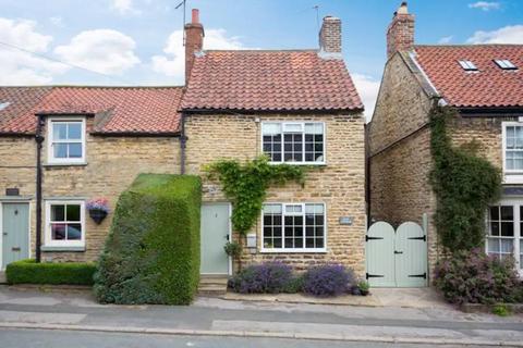 2 bedroom end of terrace house for sale, 3 Chapel Terrace, Welburn, North Yorkshire, YO60 7DZ