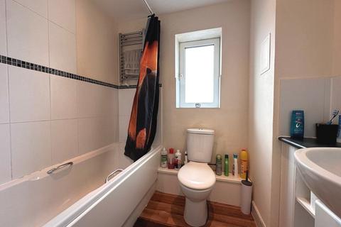 1 bedroom flat for sale, Lower Canal Walk, Southampton, Hampshire, SO14