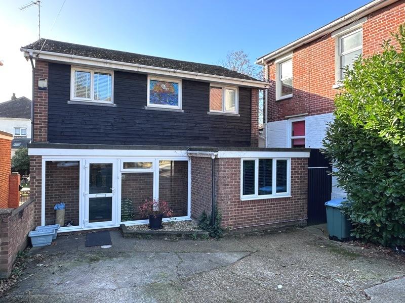 4 Bed Detached House