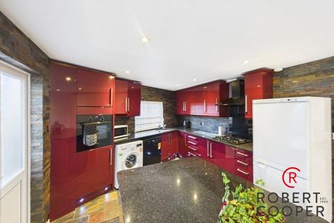 undefined, The Fairway, Ruislip, HA4