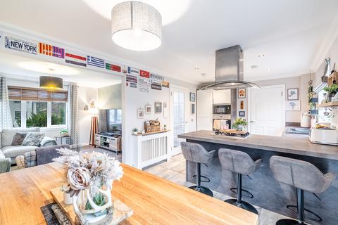 8 Herdman Place, Rattray, Blairgowrie, PH10 7FB