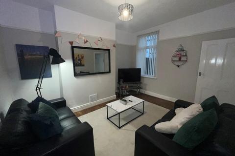 3 bedroom terraced house to rent, 10 Gwenfron Road, Liverpool