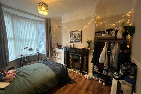 3 bedroom terraced house to rent, 10 Gwenfron Road, Liverpool