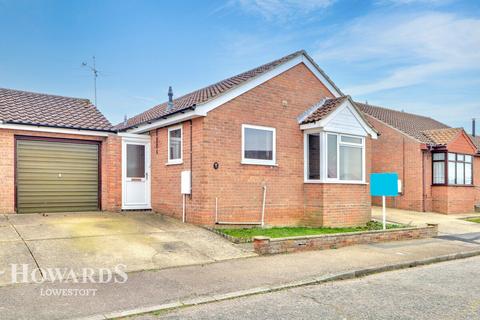 2 bedroom detached bungalow for sale, Strowger's Way, Lowestoft