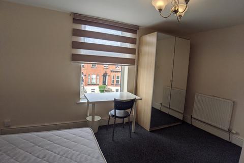 2 bedroom flat to rent, Mauldeth Road West, Manchester M20