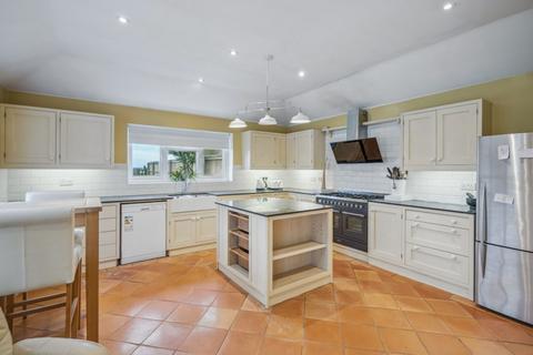 4 bedroom detached house for sale, Mayflower Close, Aylesbury HP17