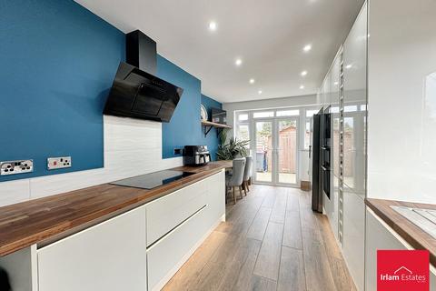 3 bedroom semi-detached house for sale, Elsinore Avenue, Irlam, M44