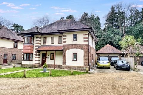 4 bedroom detached house for sale, Talbot Woods