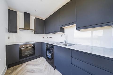 1 bedroom flat to rent, Weybridge, Surrey, KT13