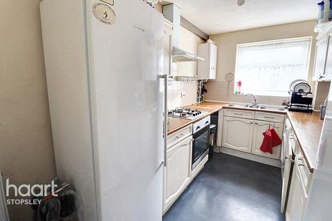 3 bedroom maisonette for sale, The Wicketts, Luton