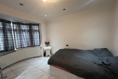 Terraced house to rent, Southdown Crescent, Harrow HA2