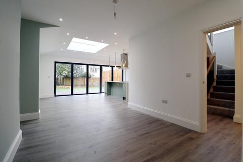 15 Widmore Lodge Road, Bromley, BR1 2QE
