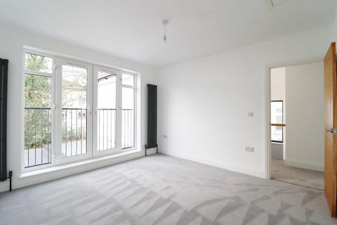 15 Widmore Lodge Road, Bromley, BR1 2QE