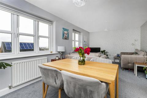 38 Austin Close, Huddersfield, HD3 3ZQ