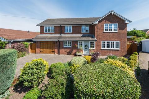 4 bedroom detached house for sale, Ptarmigan Place, Winsford