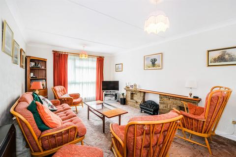 3 bedroom flat for sale, Hornbeam Road, Buckhurst Hill