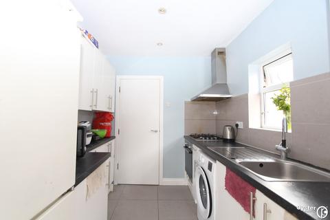 1 bedroom semi-detached house to rent, Oakwood Drive, Edgware, HA8