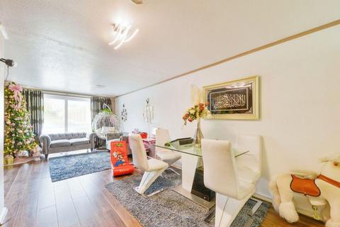 14 Burleigh Road, Hemel Hempstead, HP2 4PT