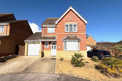 3 bedroom detached house to rent, Stimpson Close, Lowestoft, NR32