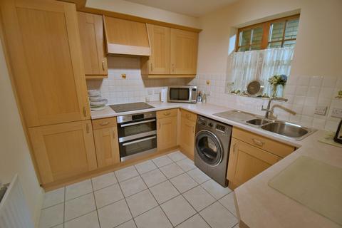 2 bedroom flat for sale, Whincroft Close, Ferndown, BH22