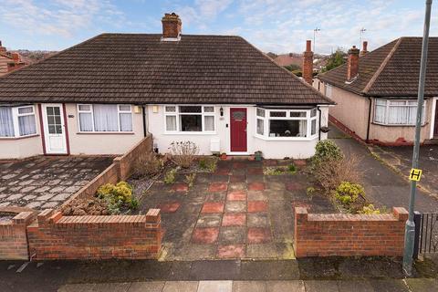 2 bedroom bungalow for sale, Abbotts Walk, Bexleyheath, DA7