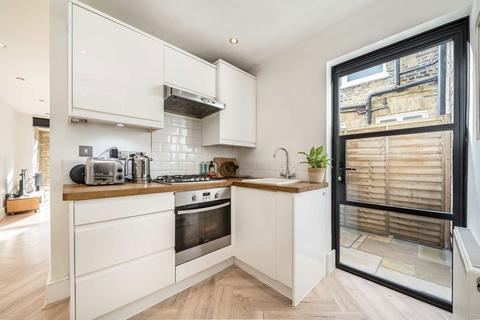 2 bedroom flat for sale, Friern Road, London SE22