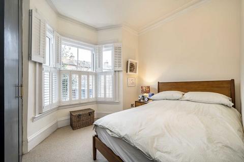 2 bedroom flat for sale, Friern Road, London SE22