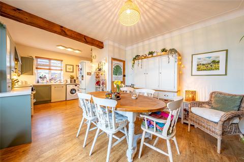 25 Carrholm View, Leeds, LS7 2NG