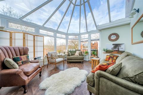 25 Carrholm View, Leeds, LS7 2NG
