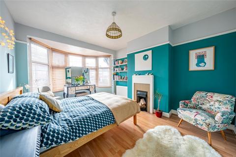 25 Carrholm View, Leeds, LS7 2NG