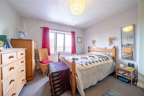 25 Carrholm View, Leeds, LS7 2NG