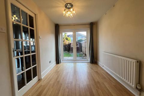 3 bedroom semi-detached house to rent, California Road, Bristol