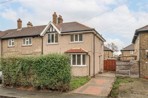 3 bedroom semi-detached house to rent, Meadowside, London SE9