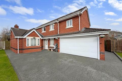 4 bedroom detached house for sale, Radley Close, Sale