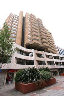 1 bedroom flat to rent, Penthouse, Vesage Court, a Leather Lane, London